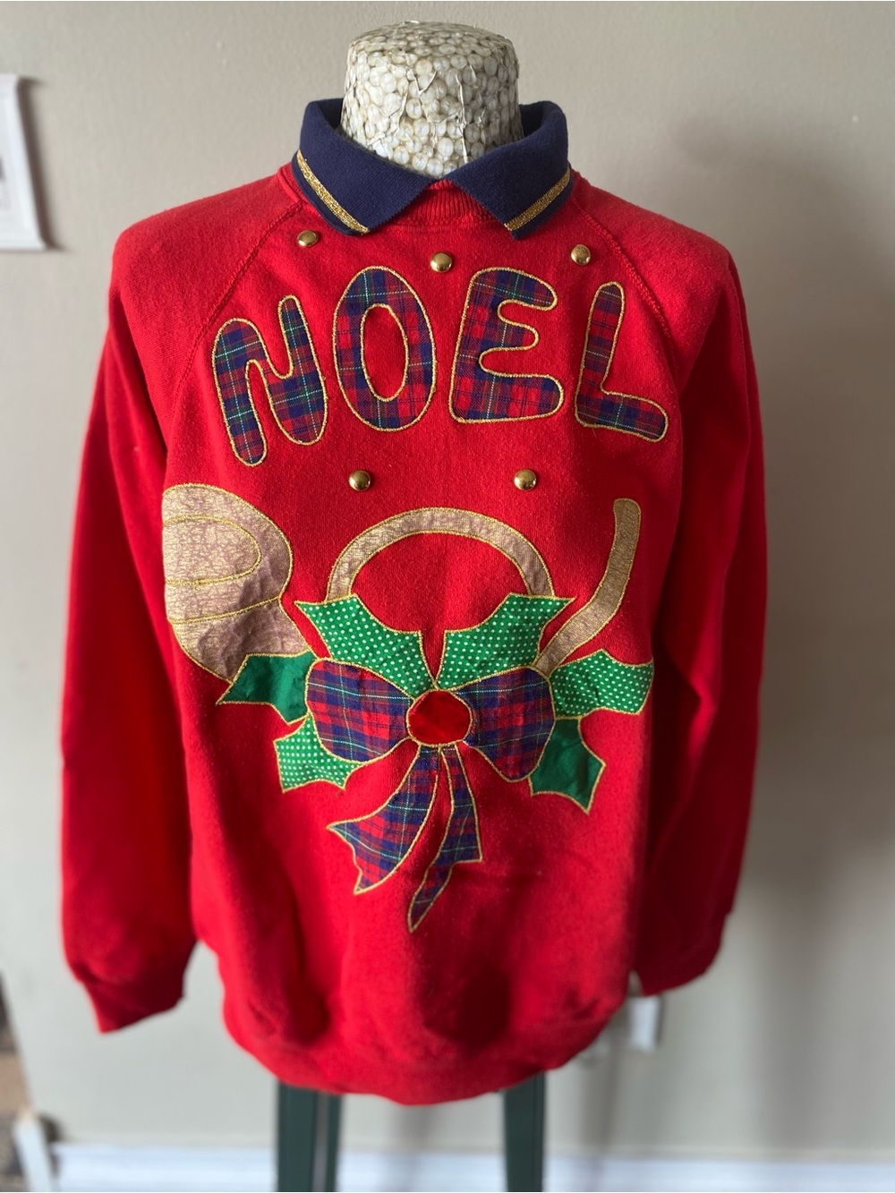 Vintage 90s 'NOEL' Holiday Sweatshirt with Plaid & Gold Accents